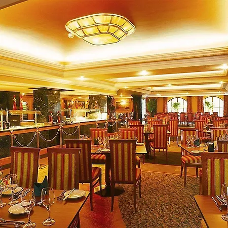 Plaza & Hotel