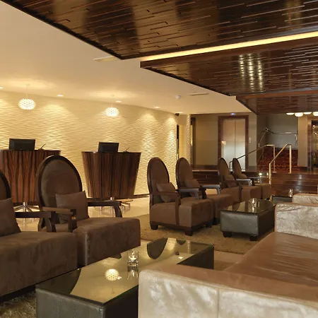 Hotel Plaza &