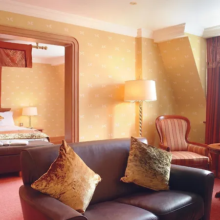 Plaza & Hotel 4*