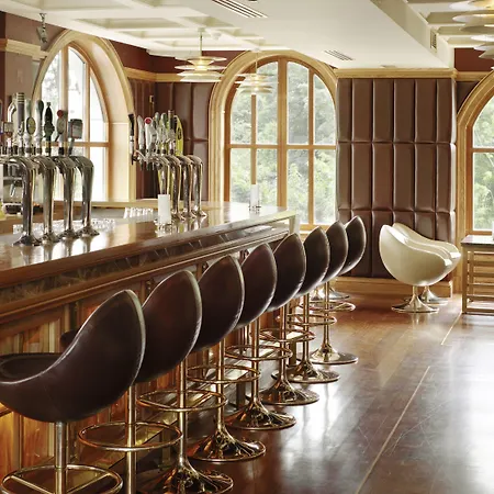 Killarney Plaza Hotel & Spa Hotel