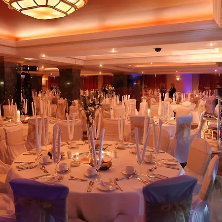 Killarney Plaza Hotel & Spa Hotel