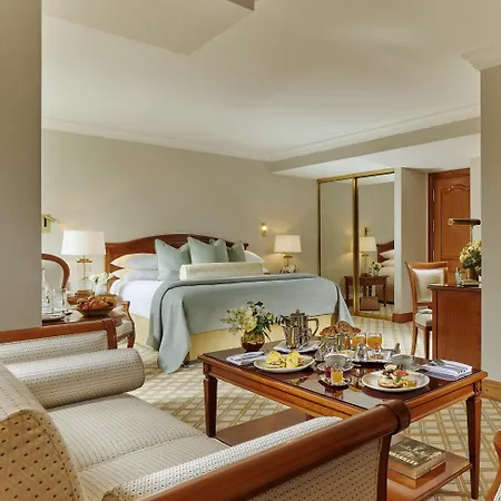 Hotel Plaza &