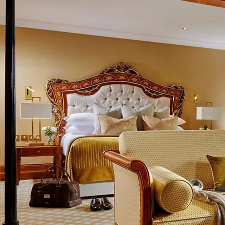 Hotel Plaza & 4*