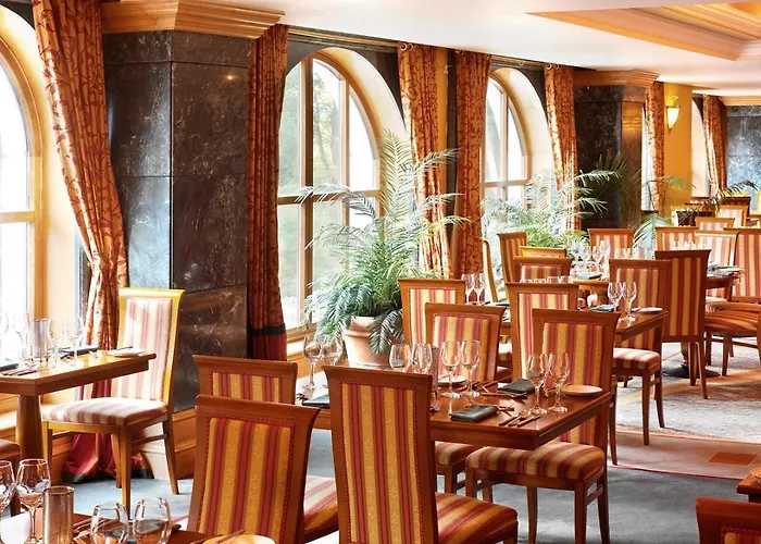 Hotel Plaza & Killarney